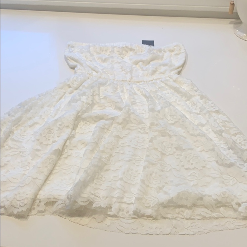 White lace strapless dress